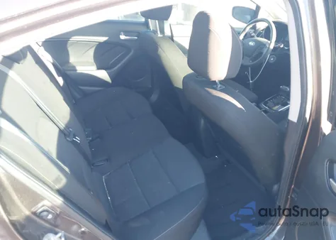 2017 Kia Forte Lx z USA, uszkodzony, nr VIN 3KPFK4A75HE152396